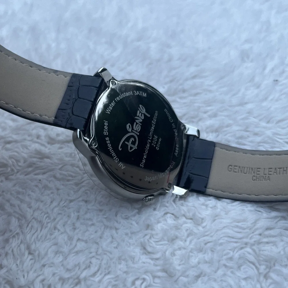 RARE Limited Edition Disney Mickey Mouse 2006 Shareholders Watch with Wood Case
